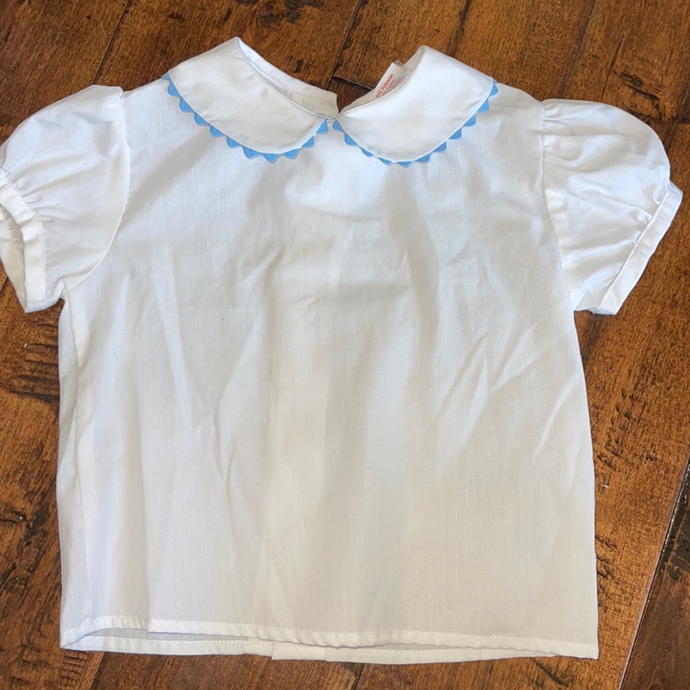 Peter  pan collar shirt
